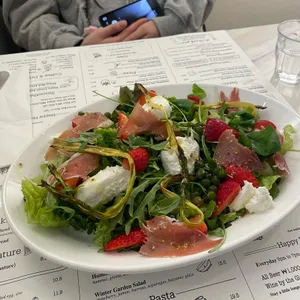 에밀리 리뷰 사진