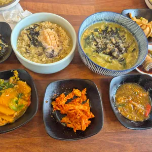 부에난소라하효마을 대표 사진