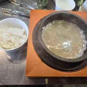 삼거리돌솥쌈밥 대표 사진