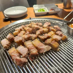 용봉삼겹 대표 사진