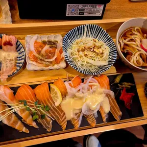 육회로운연어로만 대표 사진