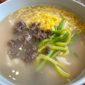 고향보쌈칼국수 사진