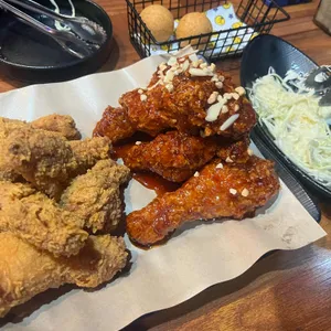 자담치킨 대표 사진