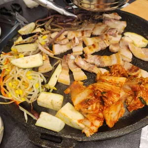 김장날솥뚜껑삼겹살 대표 사진