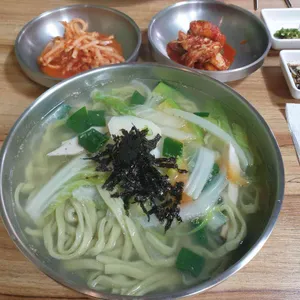 솔잎칼국수 사진