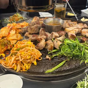 할매솥뚜껑삼겹살 사진