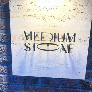 미디엄스톤 대표 사진