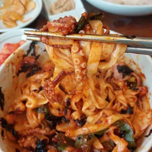 고향보쌈칼국수 대표 사진