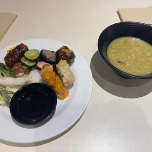 애슐리퀸즈 사진