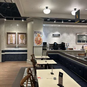 애슐리퀸즈 대표 사진