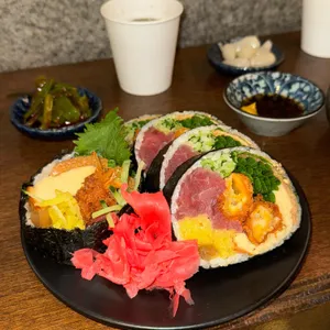 료미 대표 사진