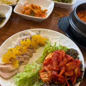 돈통마늘보쌈 사진 1