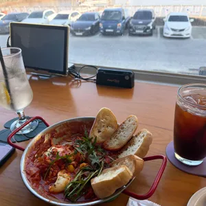 윌로우 대표 사진