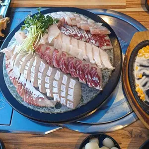 삼정종합어시장 사진 1