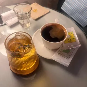 사이드테이블 사진 1