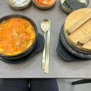 완뚝순두부 사진