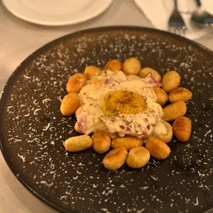 디껨 대표 사진