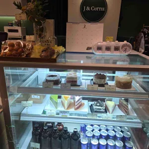 제이앤코티에 대표 사진