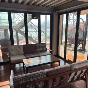 더 브릿지 대표 사진