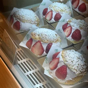 봉주르 카페 대표 사진