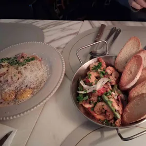 808웨스트도어 사진