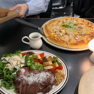 오름 대표 사진