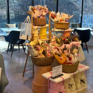 플라랜드앤카페 리뷰 사진