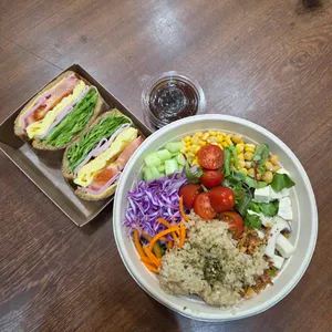 오늘은 샐러드&샌드위치 사진