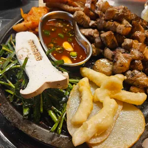 돼봉삼겹살 대표 사진