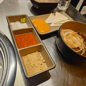 돼봉삼겹살 대표 사진