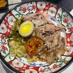 티왕 룽쟝족발덮밥 사진 1