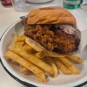 롸카두들 내쉬빌 핫치킨 사진