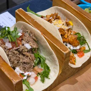 이터스 대표 사진