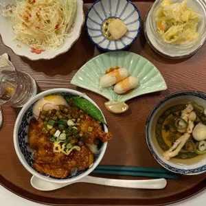 서서 대표 사진