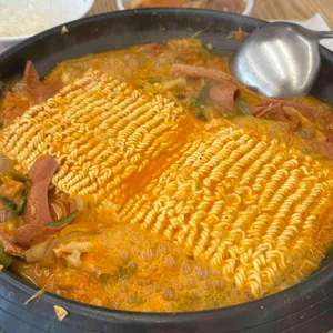 빅쭌부대찌개 대표 사진