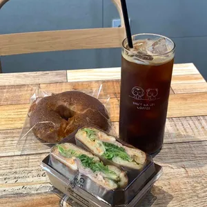 쉬즈베이글 랩 사진