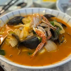 홍춘 대표 사진