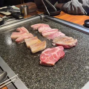 무한리필삼겹의난 대표 사진