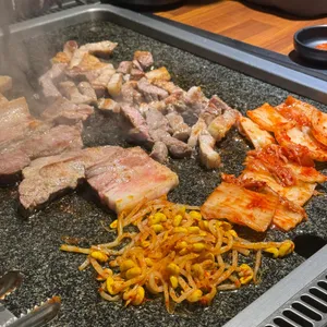 무한리필삼겹의난 대표 사진