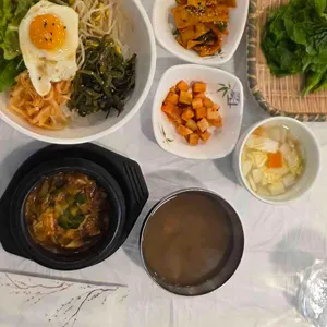 한상보리밥 돌솥비빔밥 사진 2