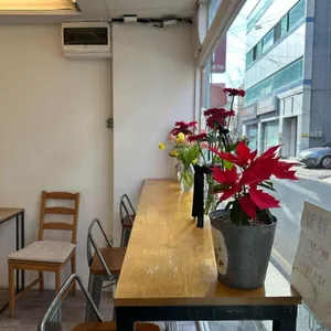 화이트 웨일 대표 사진