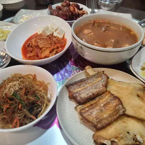 앞산제일백반 사진 1