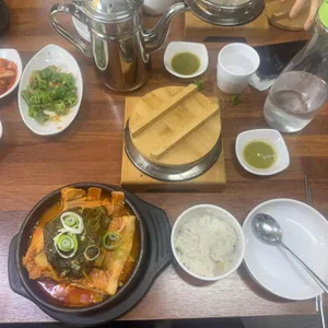 동충주솥밥해장국 대표 사진