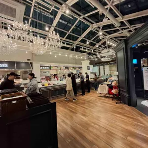 애슐리 대표 사진