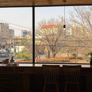 어보브 리뷰 사진