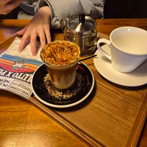 플루토플루토x언덜 대표 사진