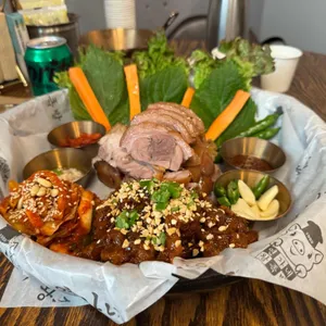 연가네왕족발 대표 사진