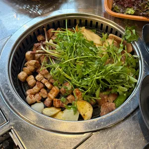 93zip 구워주는삼겹살집 대표 사진