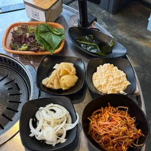 93zip 구워주는삼겹살집 대표 사진