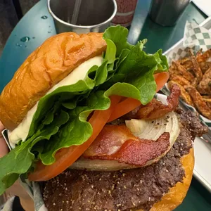 셀러브리티 버거 대표 사진